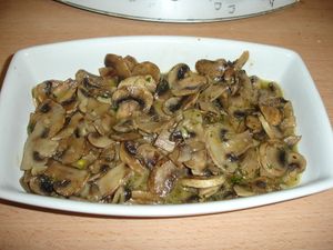 Champiñones al ajillo