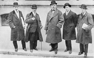 Russolo, Carrà, Marinetti, Boccioni e Severini.
