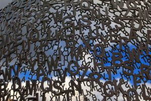 Sculptures de J. Plensa