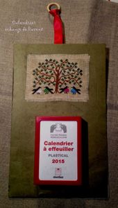 support point de croix pour calendrier