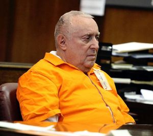 UN CAPITAINE DE LA FAMILLE BONANNO REFUSE L'ACCORD DES PROCUREURS