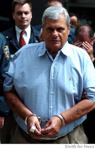 UN CAPITAINE DE LA FAMILLE GENOVESE CONDAMNÉ A TROIS ANS DE PRISON