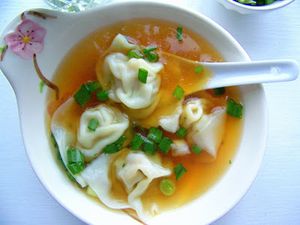 Soupe chinoise aux raviolis vapeur (Thermomix)