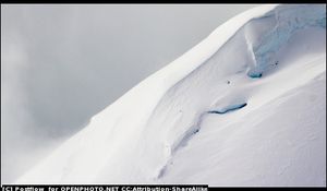 Ce qu'il y a derrière le mur (un conte)