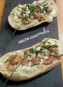 Bruschetta crevettes grises et beurre salé