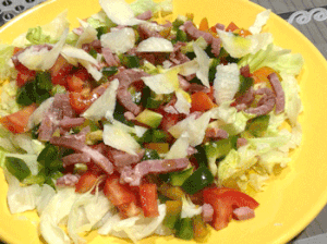 salade de tomates, poivrons et copeaux de parmesan