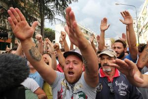 Napoli e la latitanza della politica