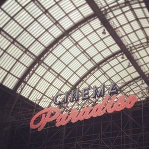 L'insolite à la une : Drive-in cinéma géant au Grand Palais à Paris