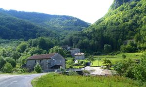 L'albarine (1): la cascade de la Charabotte.