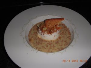 Ile flottante à la pistache et amande