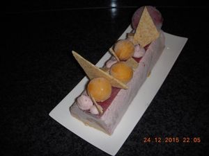 Buche cranberry et mangue croustillant chocolat blanc