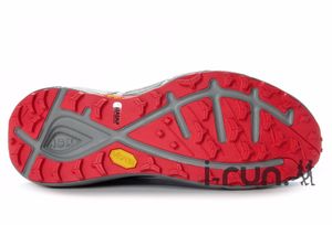 Les HOKA Speedgoat : du brute de trail...