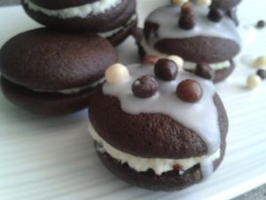 Whoopies chocolat noir au coeur mascarpone et chocolat blanc
