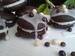 Whoopies chocolat noir au coeur mascarpone et chocolat blanc