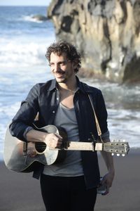 Laurent Lamarca : découvrez le clip de son nouveau single "Borderlune" !