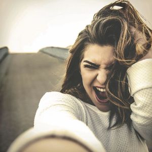 INTERVIEW DE CAROLINE COSTA - 20 MAI 2016