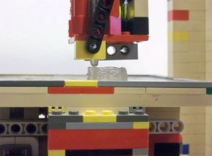 Une imprimante 3D fabriquée entièrement en LEGO
