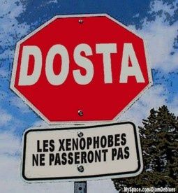 Paris, pont du carrousel : rassemblement contre le racislme et la xénophobie