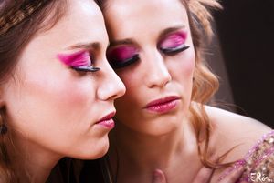 Portrait de mode-beauté : Aurore au miroir