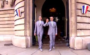 «Quatre mariages pour une lune de miel» gay sur TF1