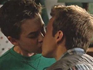 "The Fosters" premier baiser entre kids