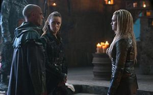 Le créateur de The 100 s'excuse