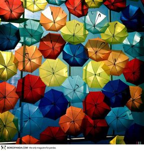 Un "pti coin d'parapluies, pour un coin d'paradis"...
