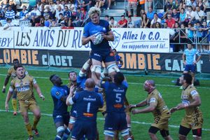Castres assure