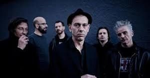 Les Têtes Raides fêtent leurs trente ans avec « Les Terriens », un douzième album sincère, inspiré et très électro. Têtes Raides pas si raide , voici donc "Alice" qui ouvre l'album un titre qui glisse bien ! les terriens s'en souviendront !