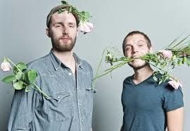 Le duo "Isaac Delusion" sort le clip “She Pretends” en exclu ! un groupe super qui avec légèreté se laisse écouter , on se prend a rêver d'une vie cool qui passe tranquille apaisante a souhait,un premier album au moins de juin.Rêveurs, ronds, chauds, tendrement pop. même pour les allergiques aux foins !