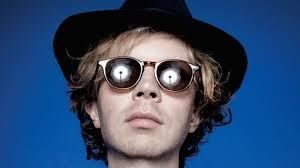 Le rêve est t'il permis ? OUI OUI OUiiiiiiiiiiiiiii ! Beck l'a bien compris et dépote un single nommé "Dreams" il est tout chaud et va faire danser tout les rêveurs de dreams !!