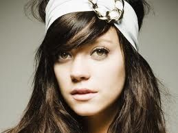 Elle n'est pas prête de se calmer la Lily Allen en février elle sera de retour avec "it's not me, it's you" un album qui s'annonce piquant comme du Tabasco mélangé avec du piment d'espelette !