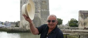 DISPARITION de Jean-Louis Foulquier , spécialiste de la chanson française et créateur du festival Les Francofolies de la Rochelle.Animateur de "pollen les copains d'abord" sur france inter, C'était aussi l'une des grandes voix de cette radio,il s'est éteint à l'âge de 70 ans... on écoute "europa" le générique de son émission phare en hommage ...