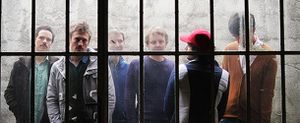 D'abord la pochette "Everest" une montagne inaccessible pour beaucoup ,le groupe belge "GIRLS IN HAWAII" a fait fort ! après avoir écouté ce bel album je le classe parmi les meilleurs de ce début d'année je vous fait écoutez deux titres vraiment extras "Rorschach"et "Switzerland" qui devrait vous briser le coeur ! joyeux noël à tous !