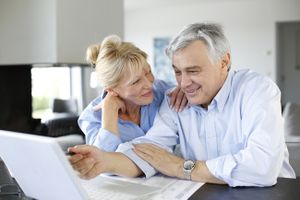 E-commerce : le nombre de seniors achetant sur internet s’envole en France (+44%)