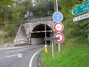 Le tunnel du Chat fermé … en pointillé.