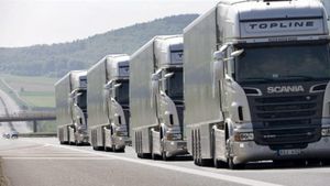 Une caravane de camion sans chauffeur