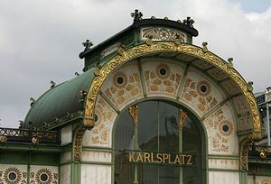 La corniche de la Karlsplatz