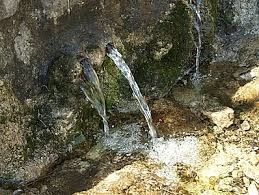 Une source ...vous avez dit la source ?
