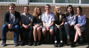 Young artists' success in Blackburn /.../ Le succès de jeunes artistes à Blackburn
