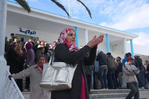 Tunizio : Kaserino : « laborigu nin, aŭ mortigu nin », senlaboruloj komencas malsatstrikon
