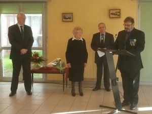 Remise des insignes de Chevalier dans l'ordre national du Mérite à Madame Renée GRENIER, le 15 février 2014.