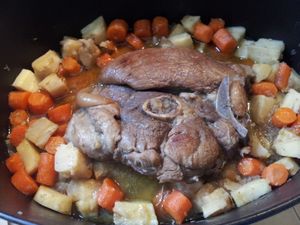 rouelle de porc braisée aux carottes et panais