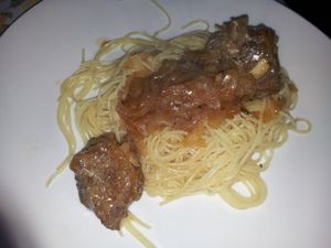 Boeuf sauté aux oignons