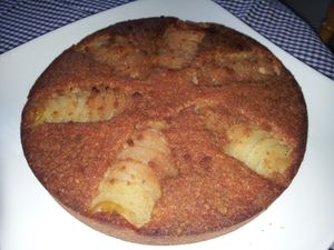 Financier géant à la pâte de spéculoos et poires