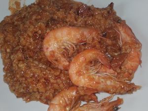 Jambalaya aux crevettes et poulet pour une escapade en cuisine