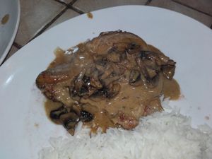 Côtes de veau à la crème et aux champignons