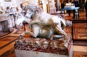 Musée capitolin lion dévorant un cheval