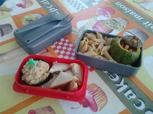 Bento courgette farcie et houmous