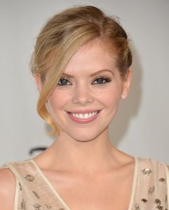 Dreama Walker dans New Girl